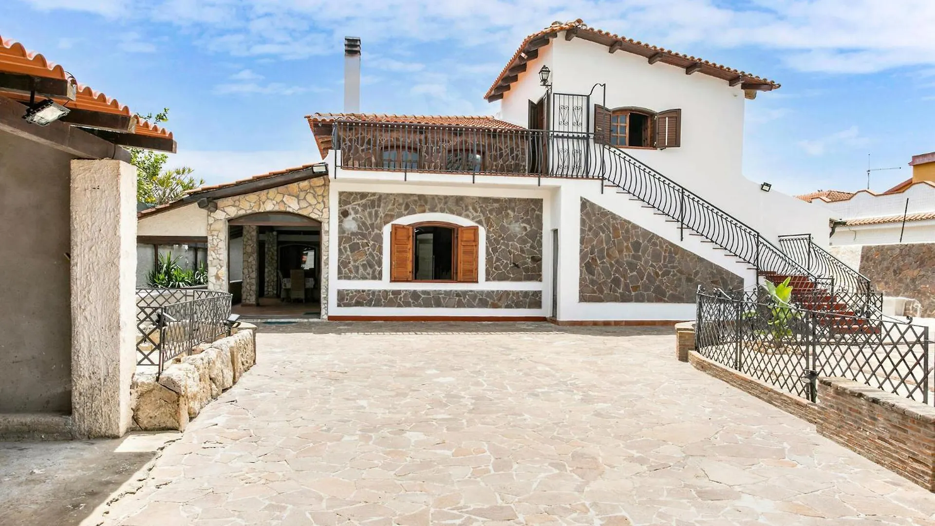 Stunning Home In Siracusa With Kitchenette Syracuse Holiday home